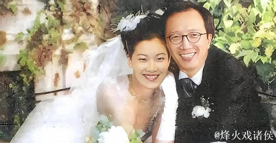 恩爱23年难敌残酷现实，73岁梁锦松明显衰老，47岁伏明霞依旧嫩如少女