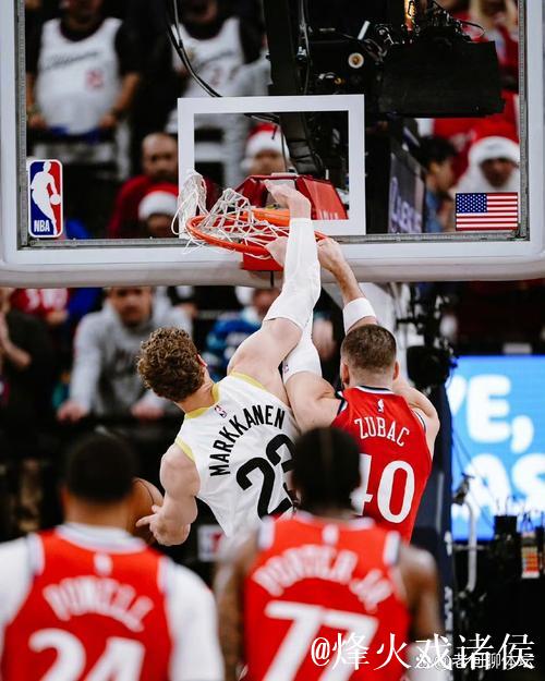 哈登半场5投2中,三分3中2得到7分2篮板3助攻2抢断 哈登半场5投2中,三分3中2得到7分2篮板3助攻2抢断