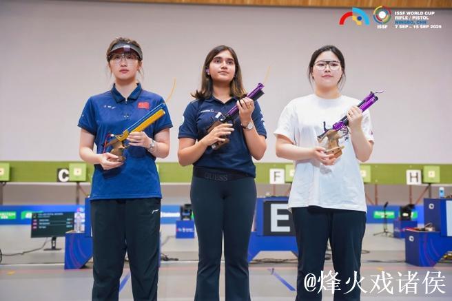 “四金王”姚千寻再添两银 中国队打破世界纪录